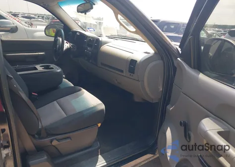 2007 Chevrolet Silverado 1500 Work Truck from USA, damaged, VIN 2GCEC19C671625596